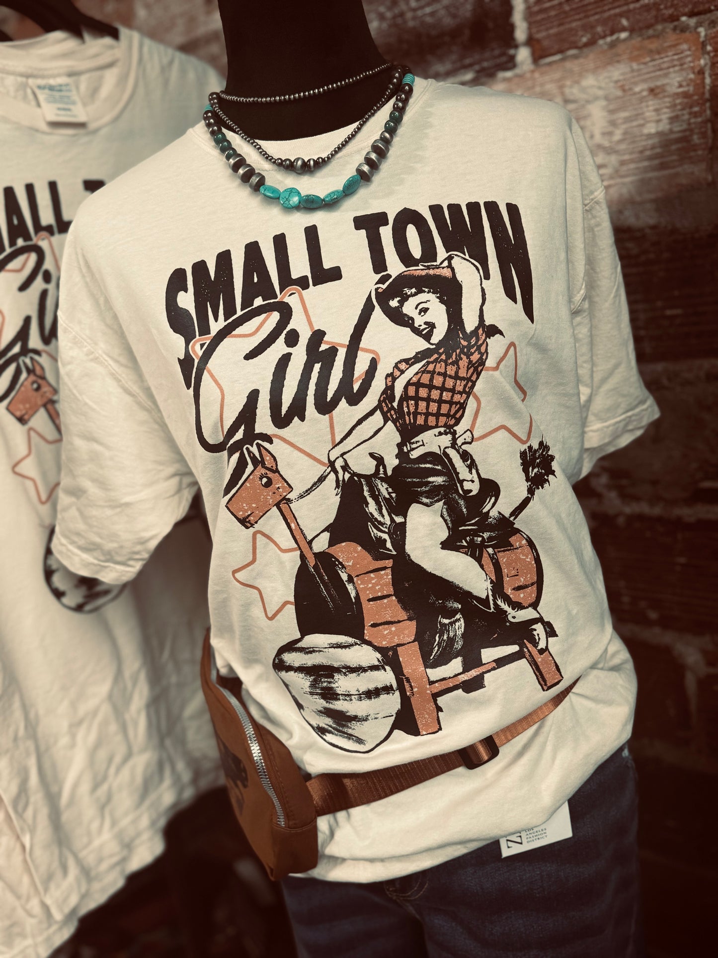 VINTAGE SMALL TOWN GIRL - OVERSIZED SHIRT